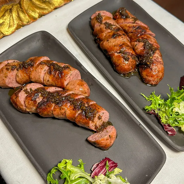 chorizos con ensalada